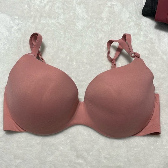 Victoria’s Secret Bra - Picture 1 of 3